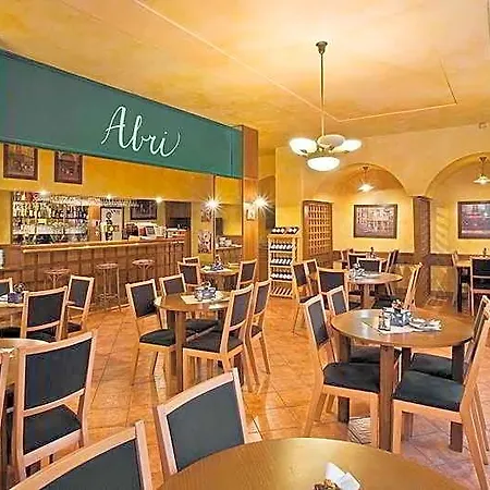 Abri Hotel